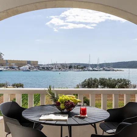 Appartamento By The Sea Seget Donji, - 23134 Traù